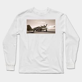 Tuskegee P-51 Mustang Vintage Fighter Plane Long Sleeve T-Shirt